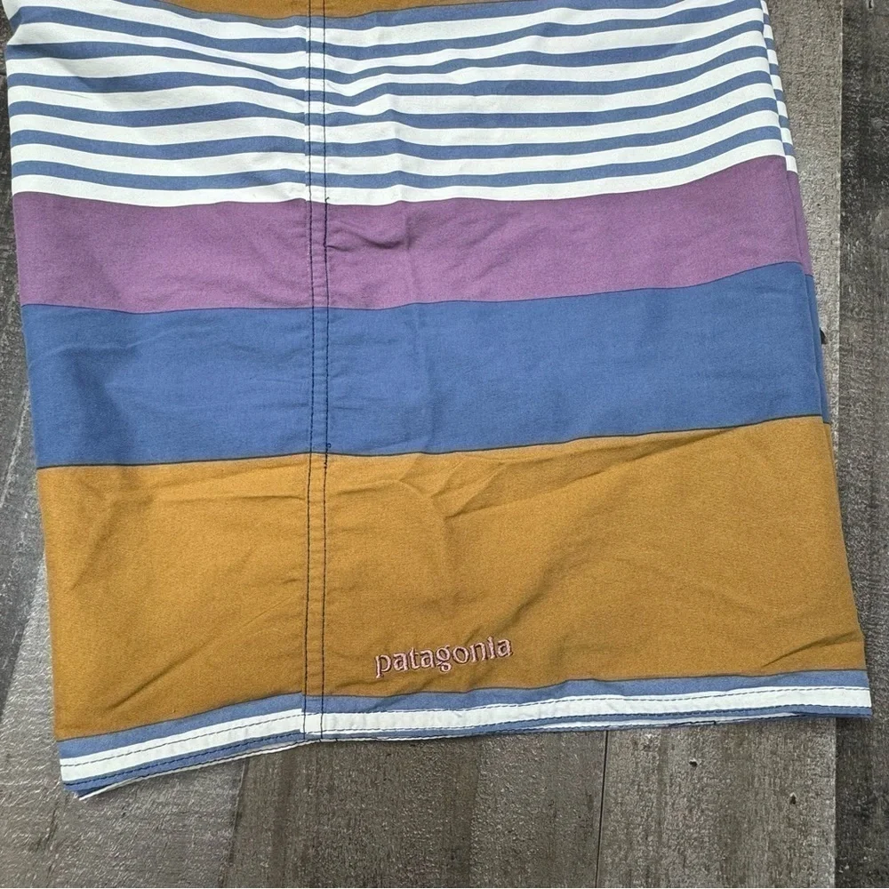 Patagonia Wavefarer Engineered Board Short size 32
